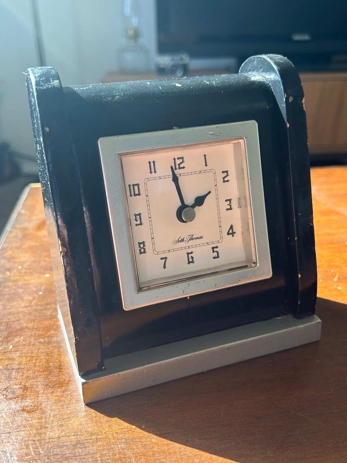 VINTAGE RARE SETH THOMAS WOODEN DESCK CLOCK RARE