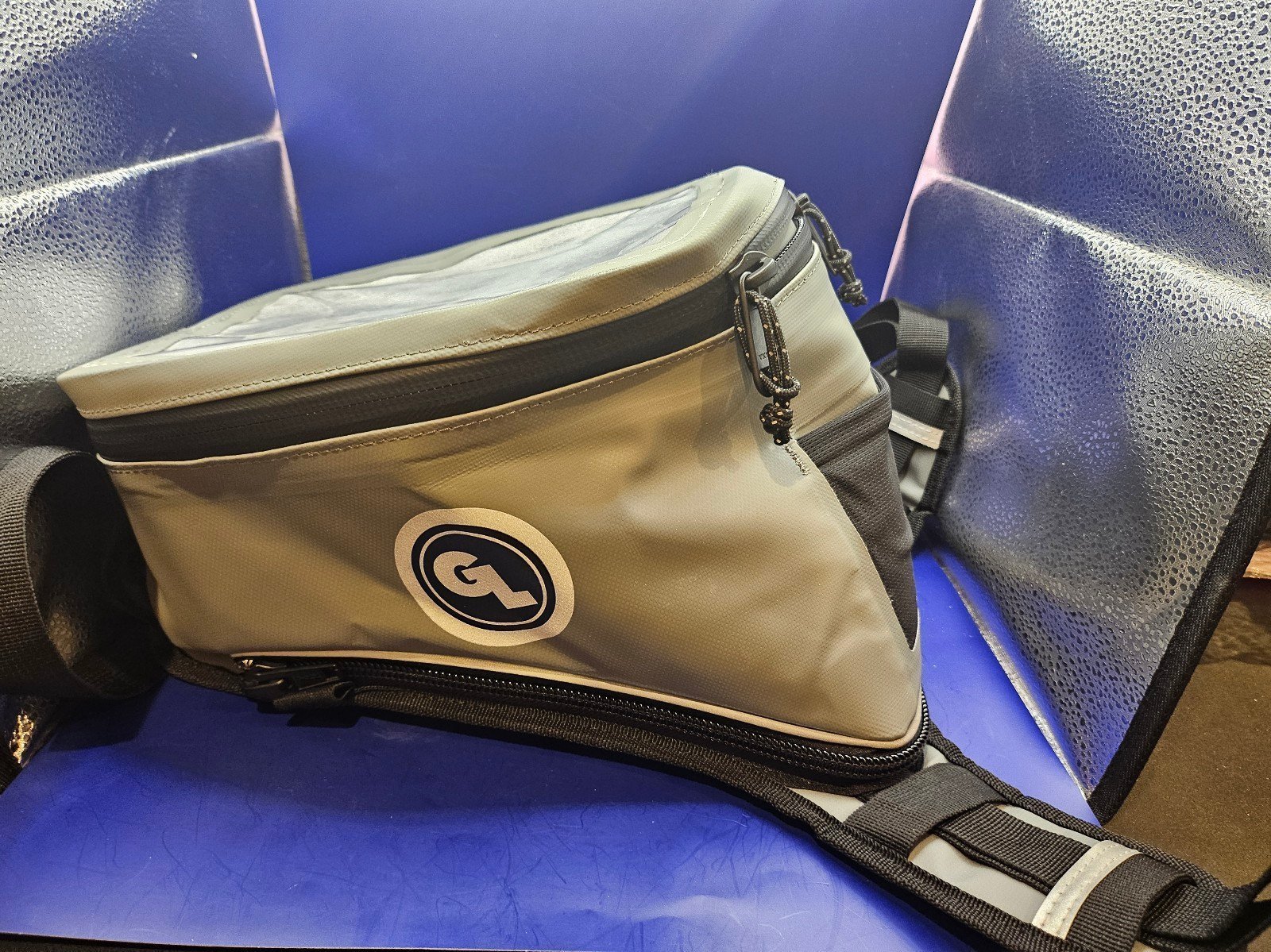 Retail 299 Giant loop fandango tank bag