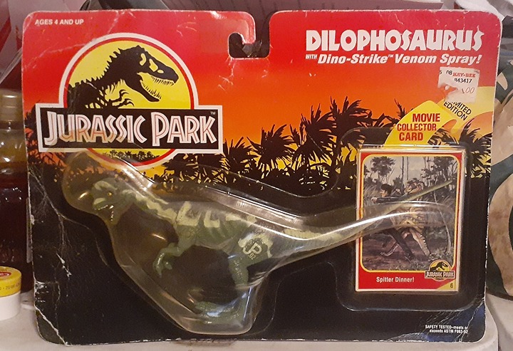 Kenner Jurassic Park Dinosaurs Dilophosaurus Action Figure with Dino-Strike