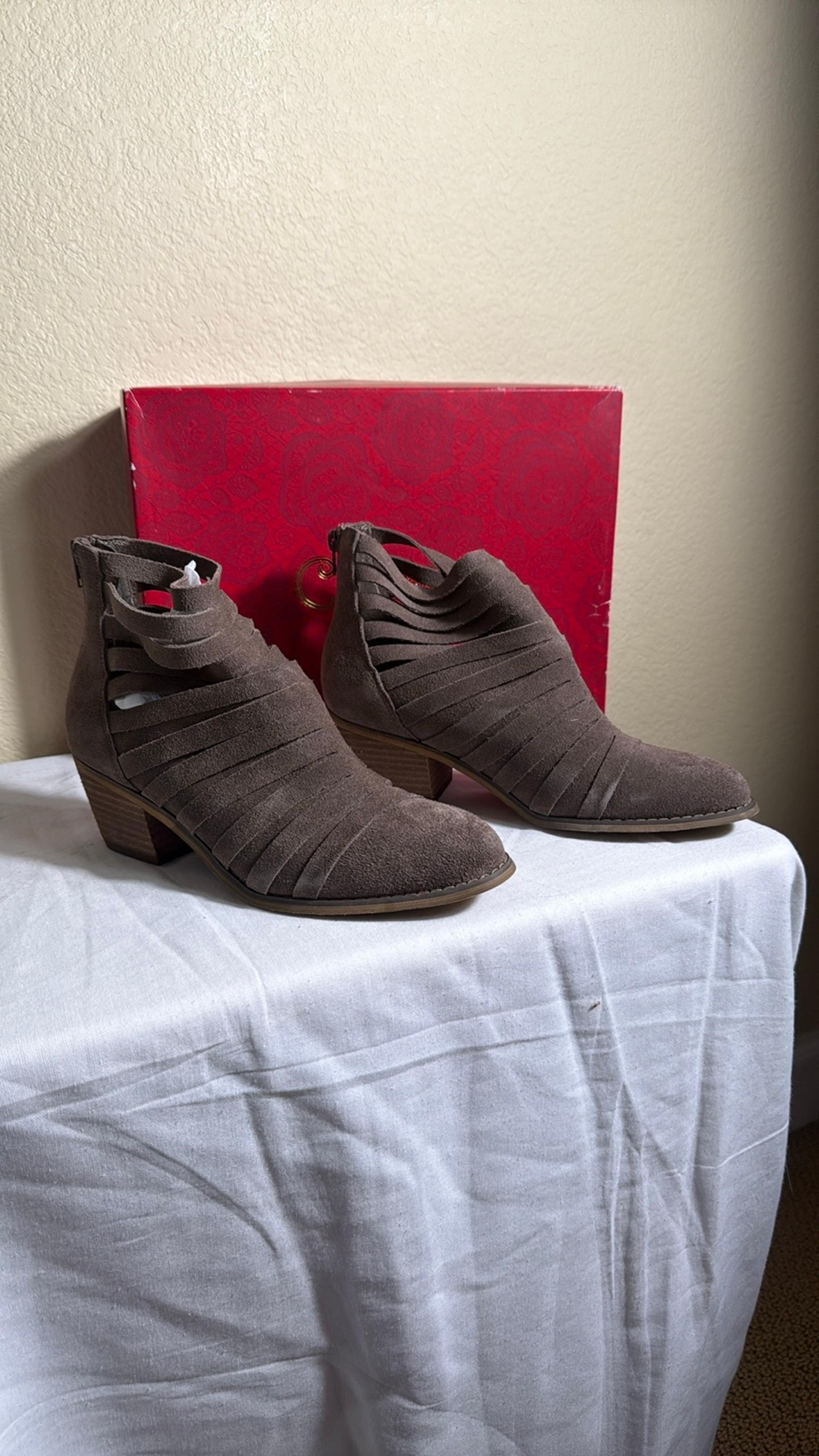 Carlos Santana Elegant Brown Ankle Boots Vanna Doe