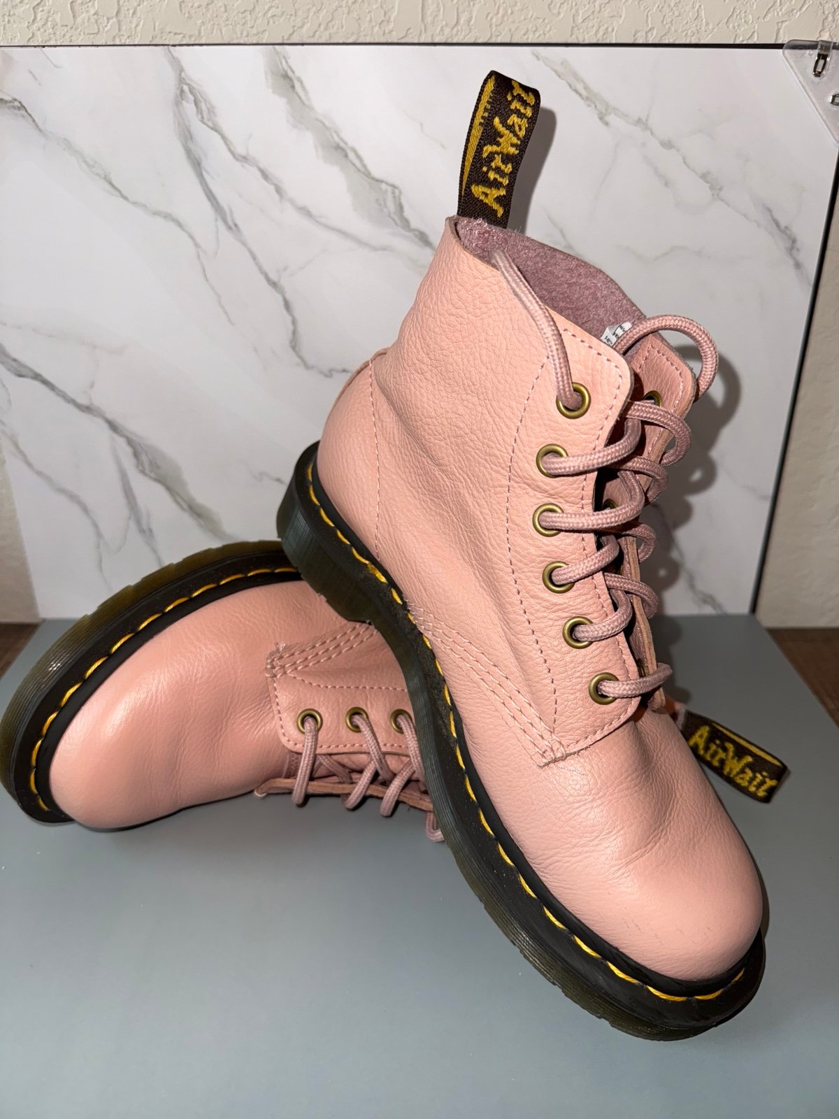 RARE -Women's Dr. Martens 101 Unbound Virginia Leather Ankle Boots Size 6/37
