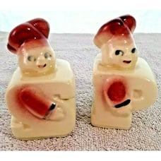Vintage '88 Set of 2 Chef Salt & Pepper