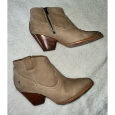 Frye Reina Ash Beige Leather Side Zip Ankle Booties Women's - Size 6.5 - E4