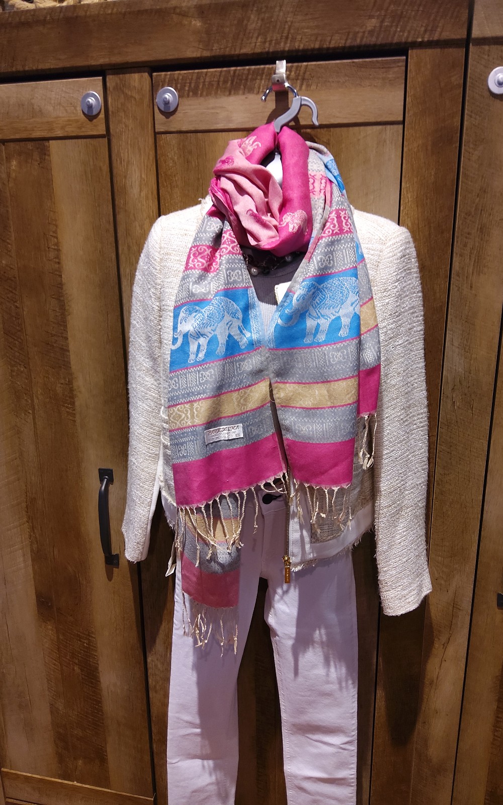 Pashmina 100% Cashmere Elephant Scarf NWOT