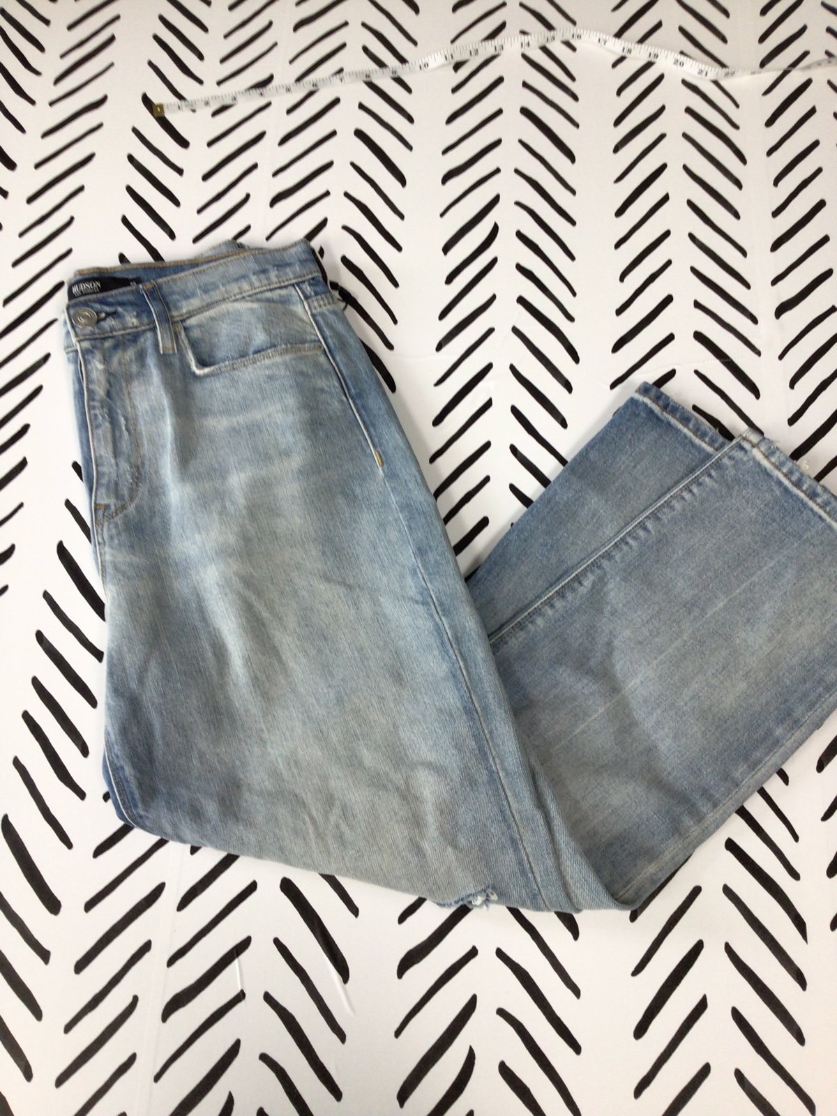 Size 30 Hudson Holly cropped straight leg jeans