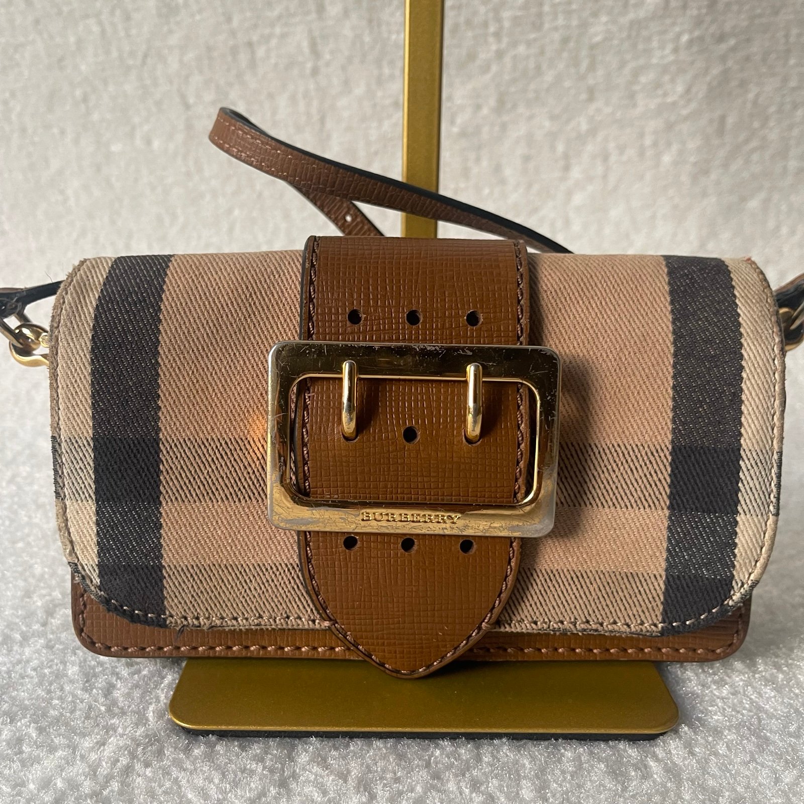 Burberry buckle bag
