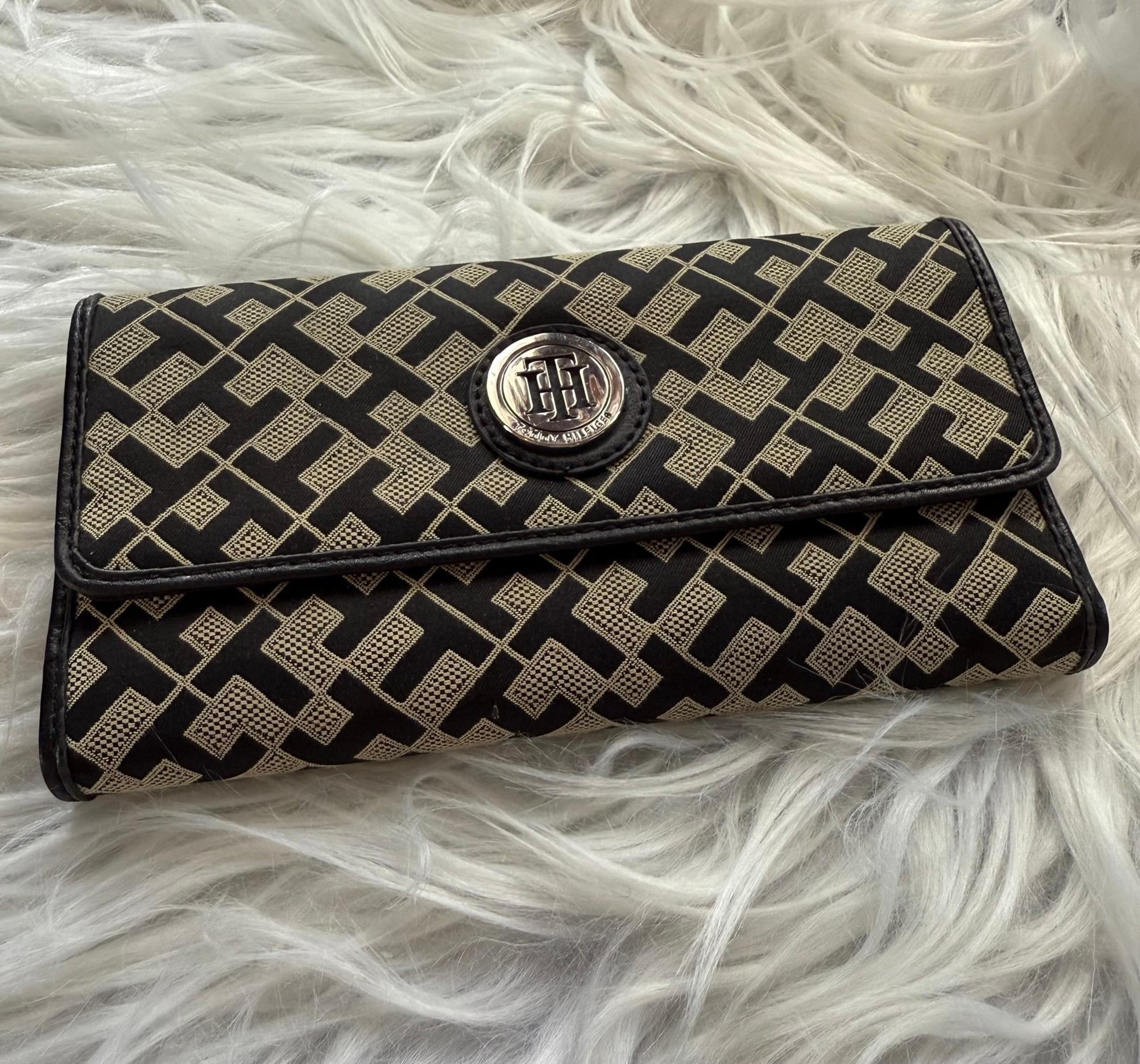 Tommy Hilfiger Women’s Wallet
