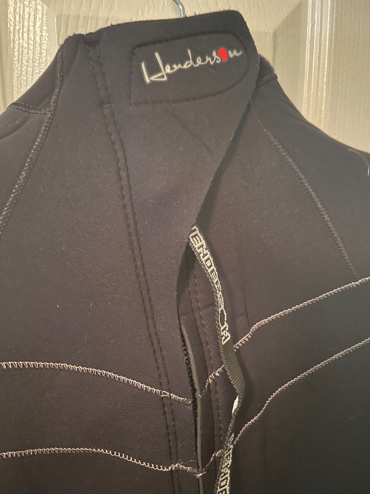 Henderson full body wet suit womens size 8 shops excellent condition