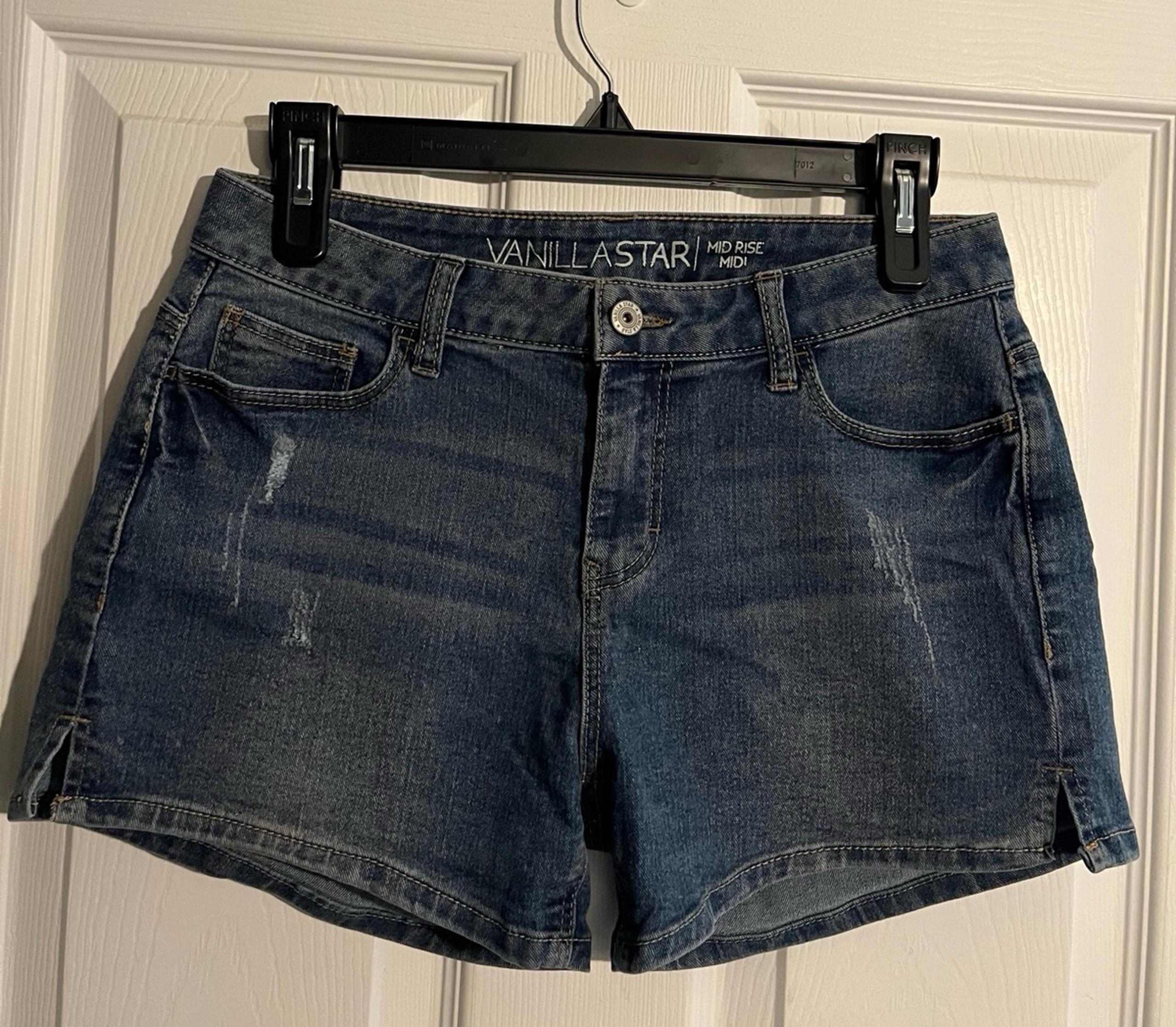 Vanilla Star Junior's Mid-Rise Midi Distressed Denim Shorts - Size 7
