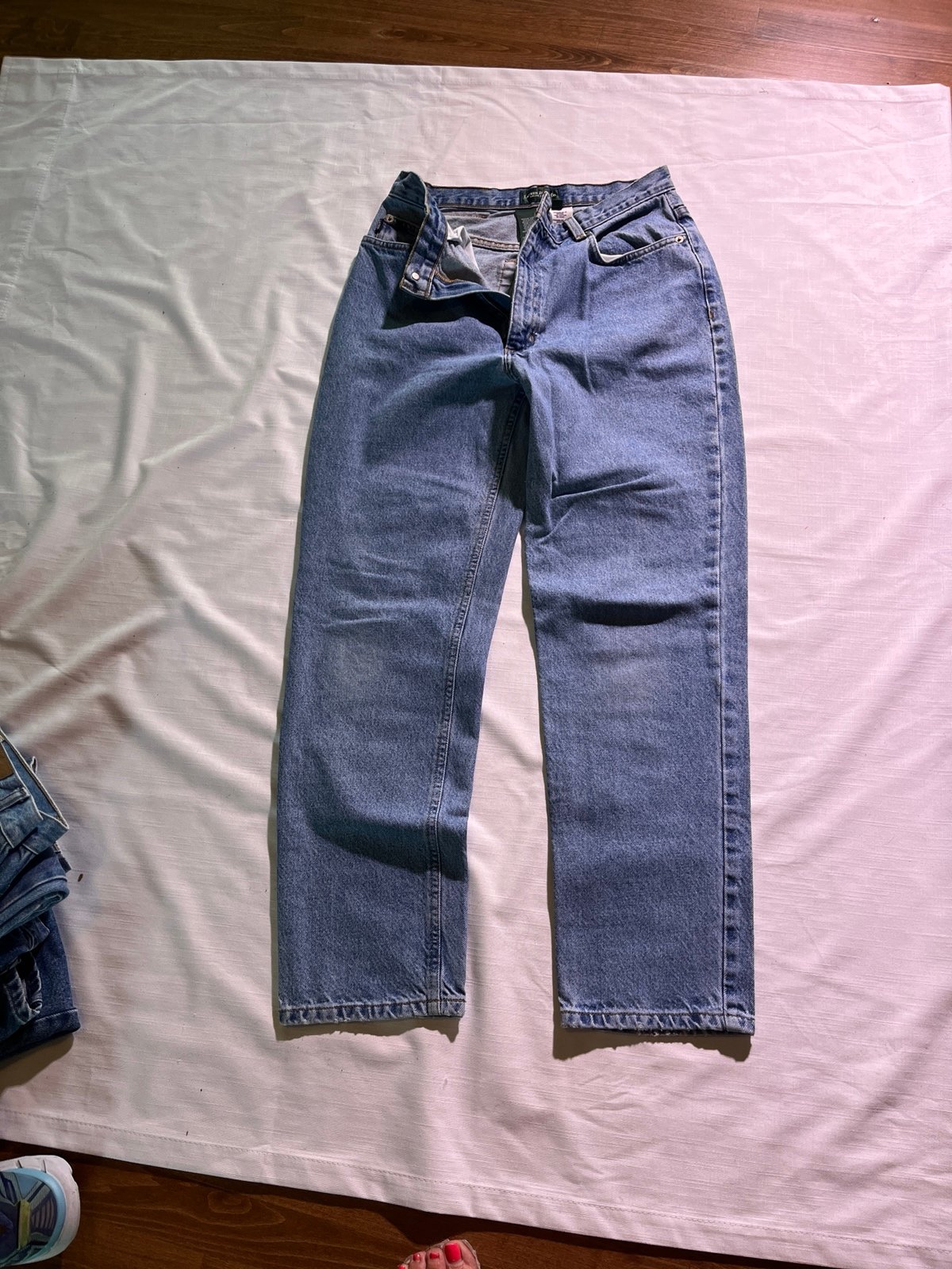 Vintage Lauren Jean Co. size 8 jeans. These jeans are from the 1990’s.