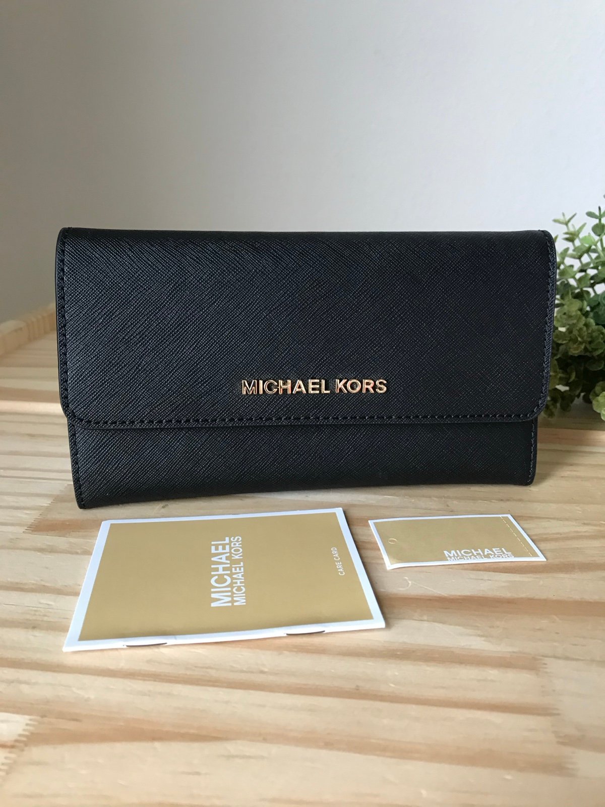 Michael Kors Jet set travel large trifold wallet