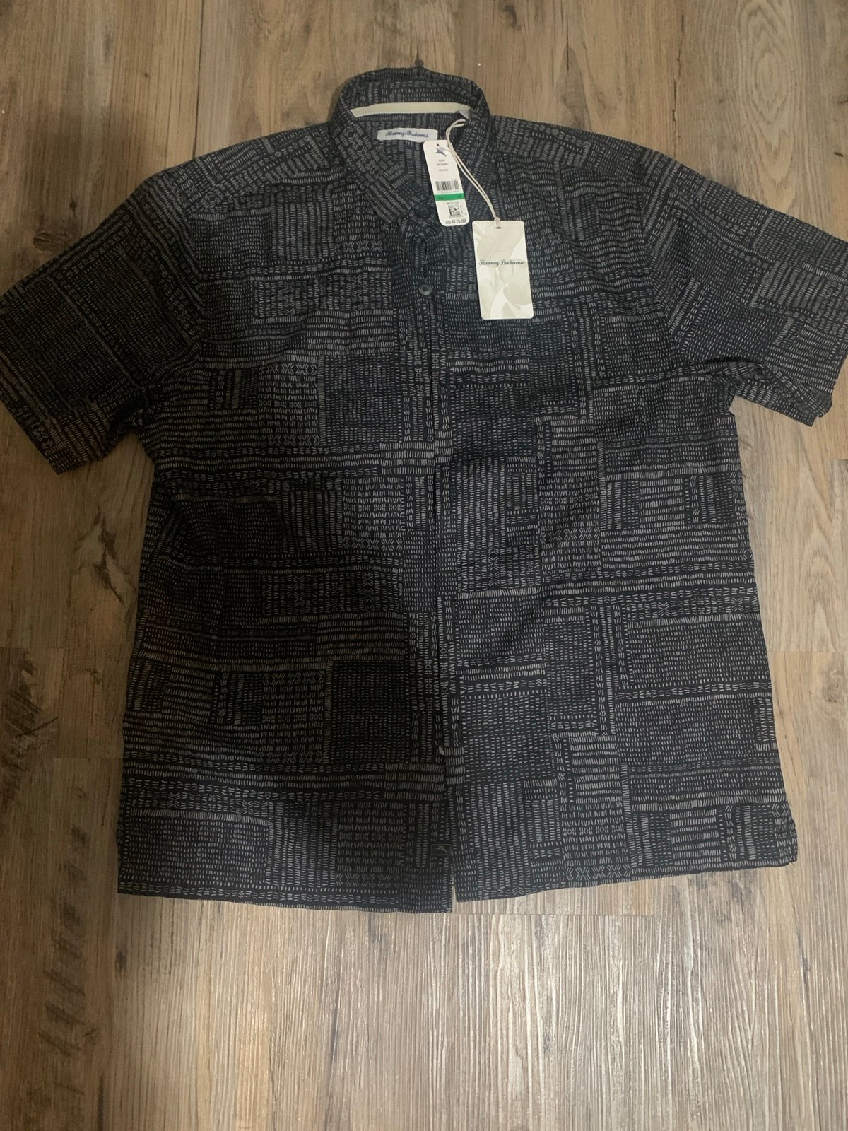 Black NWT Tommy Bahama Button Up Size Large