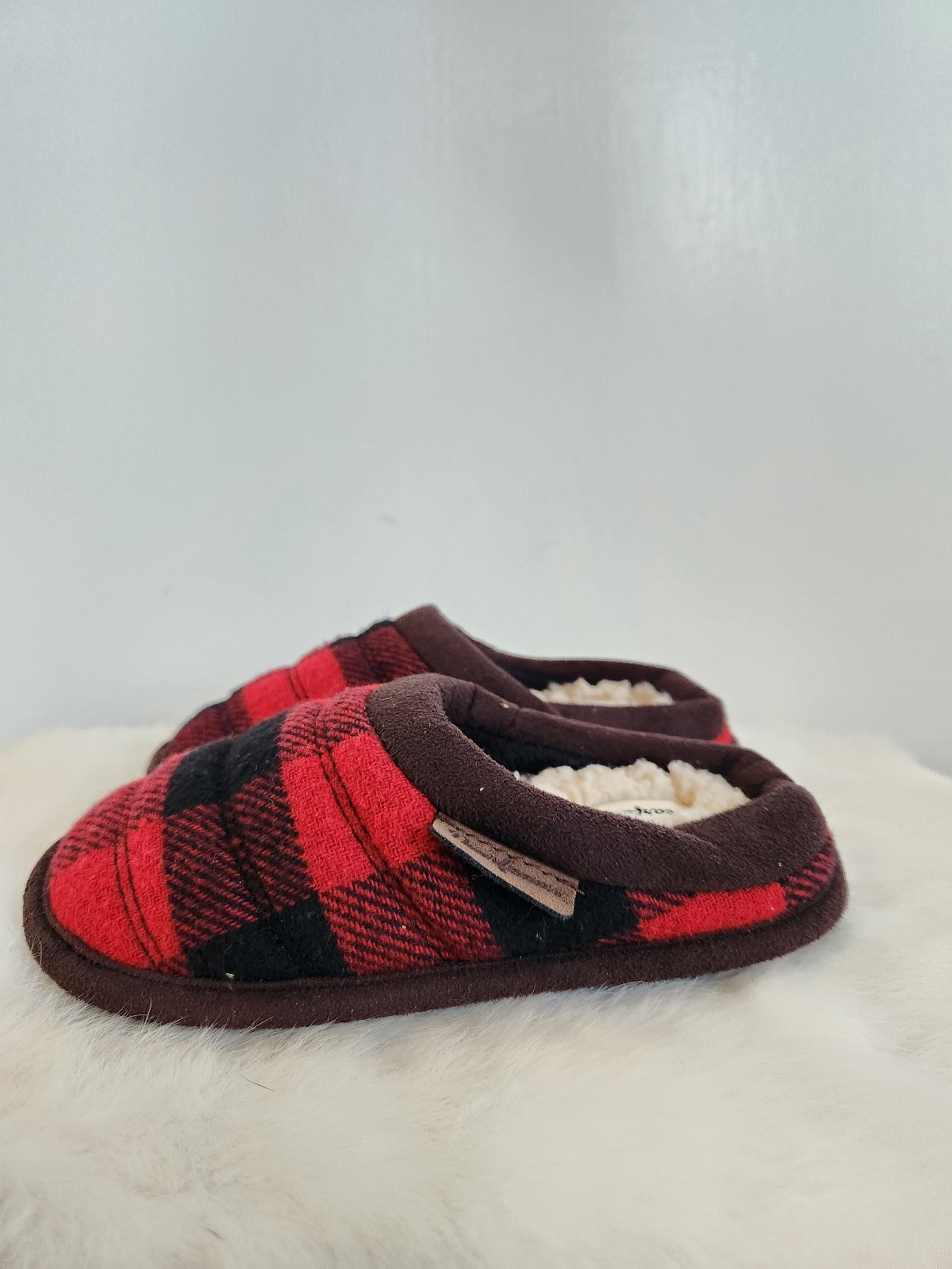 Dearfoam Kids Red & Black Plaid Slippers, Size 9-10