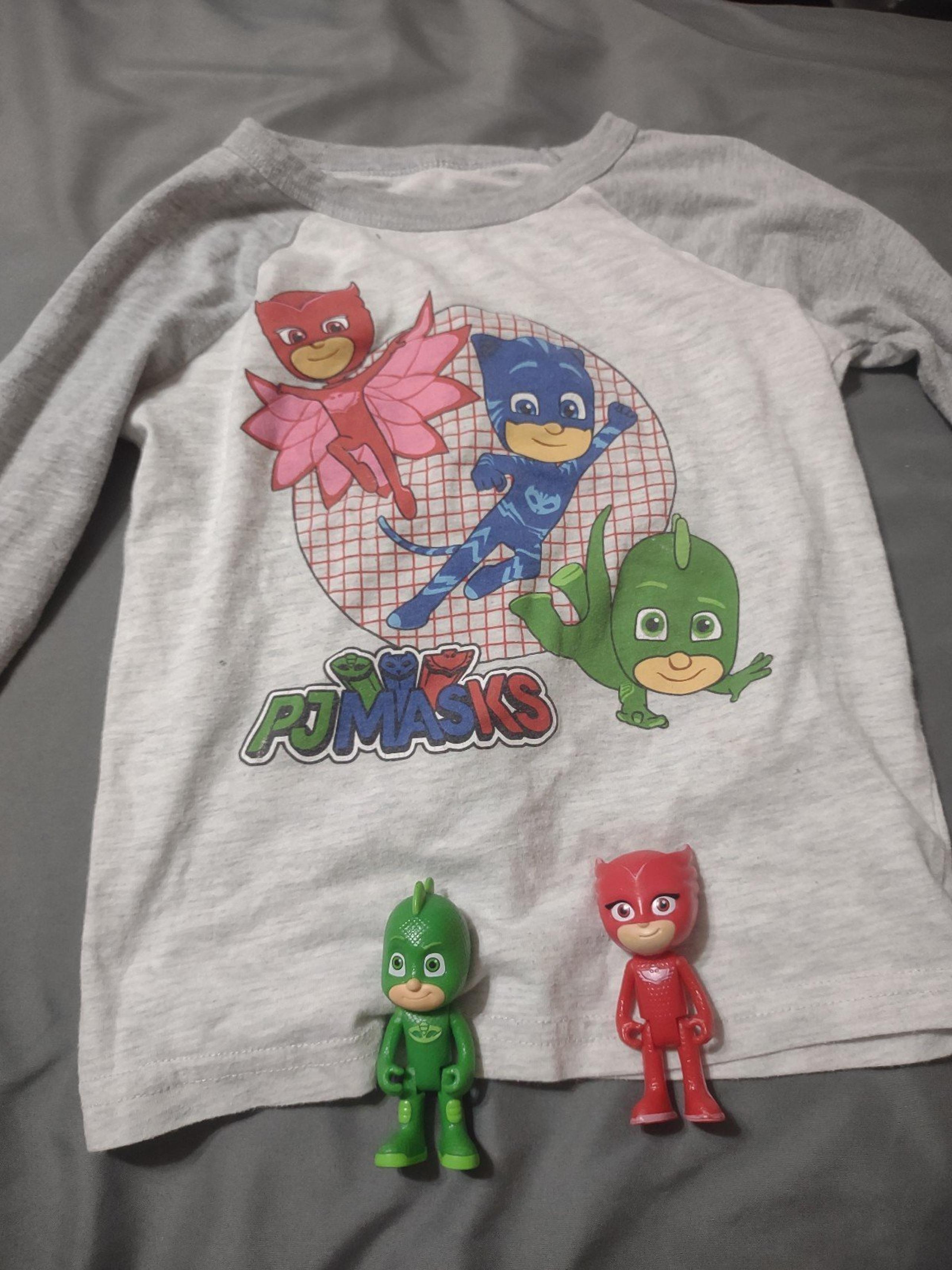 PJ masks Shirt with 3 action figures