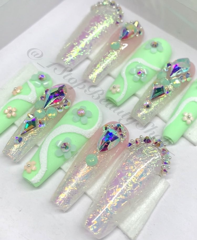 Gel Press on nails// Summer Vacation ✨