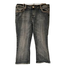 Grace in La Cropped Jeans