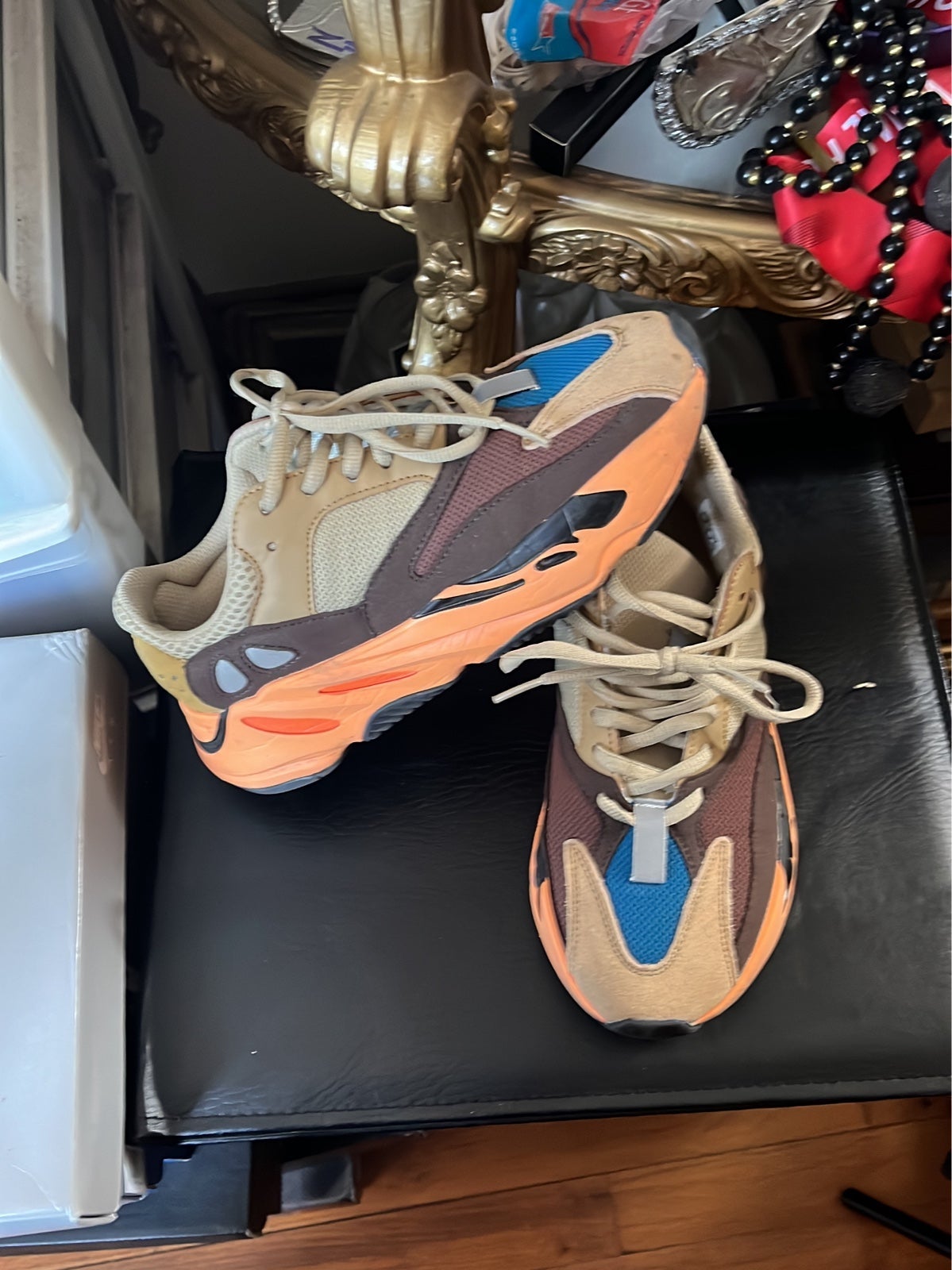 Yeezy Adidas Boost 700