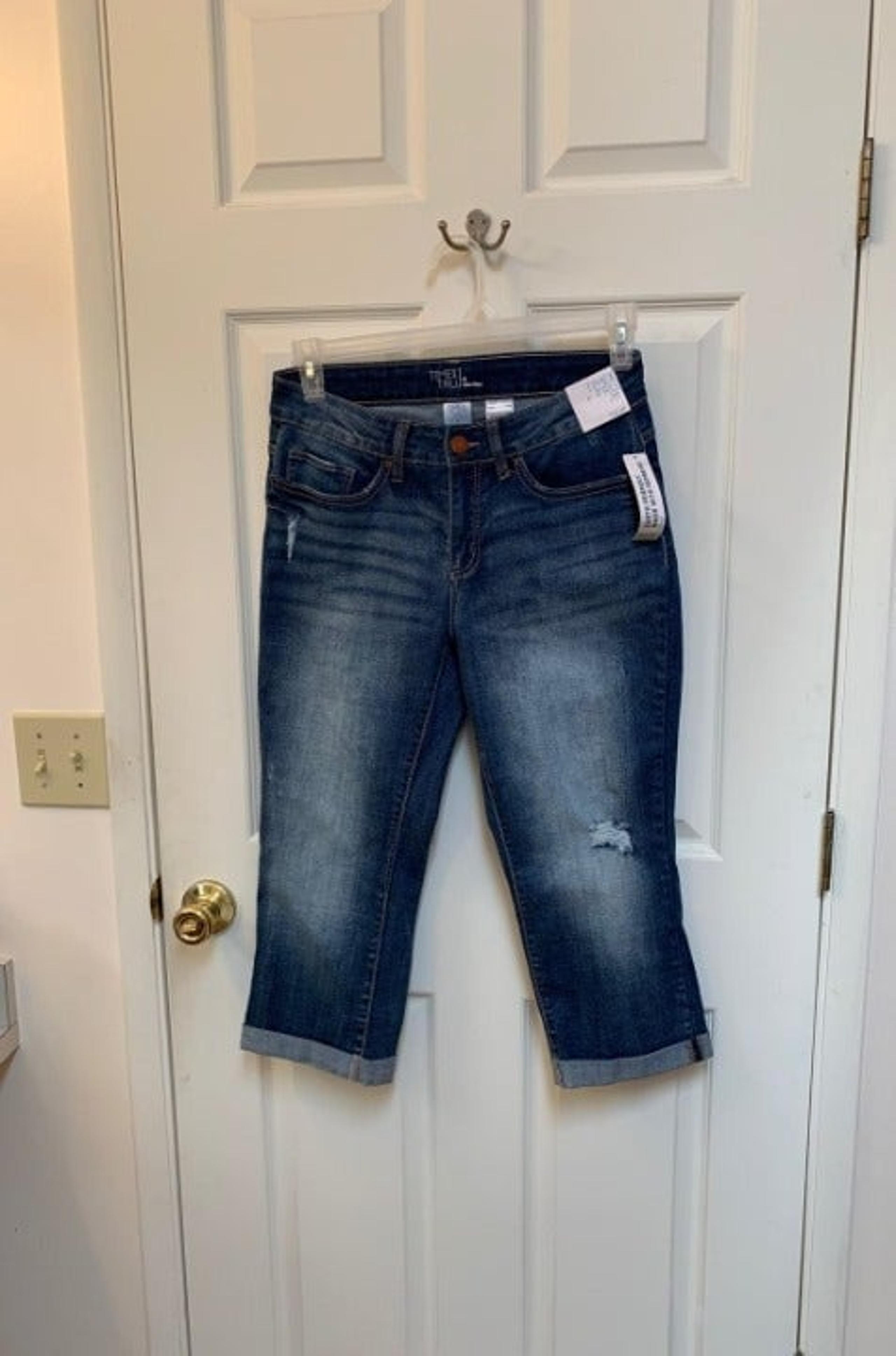 NWT Size 8 Women's Capri Jeans