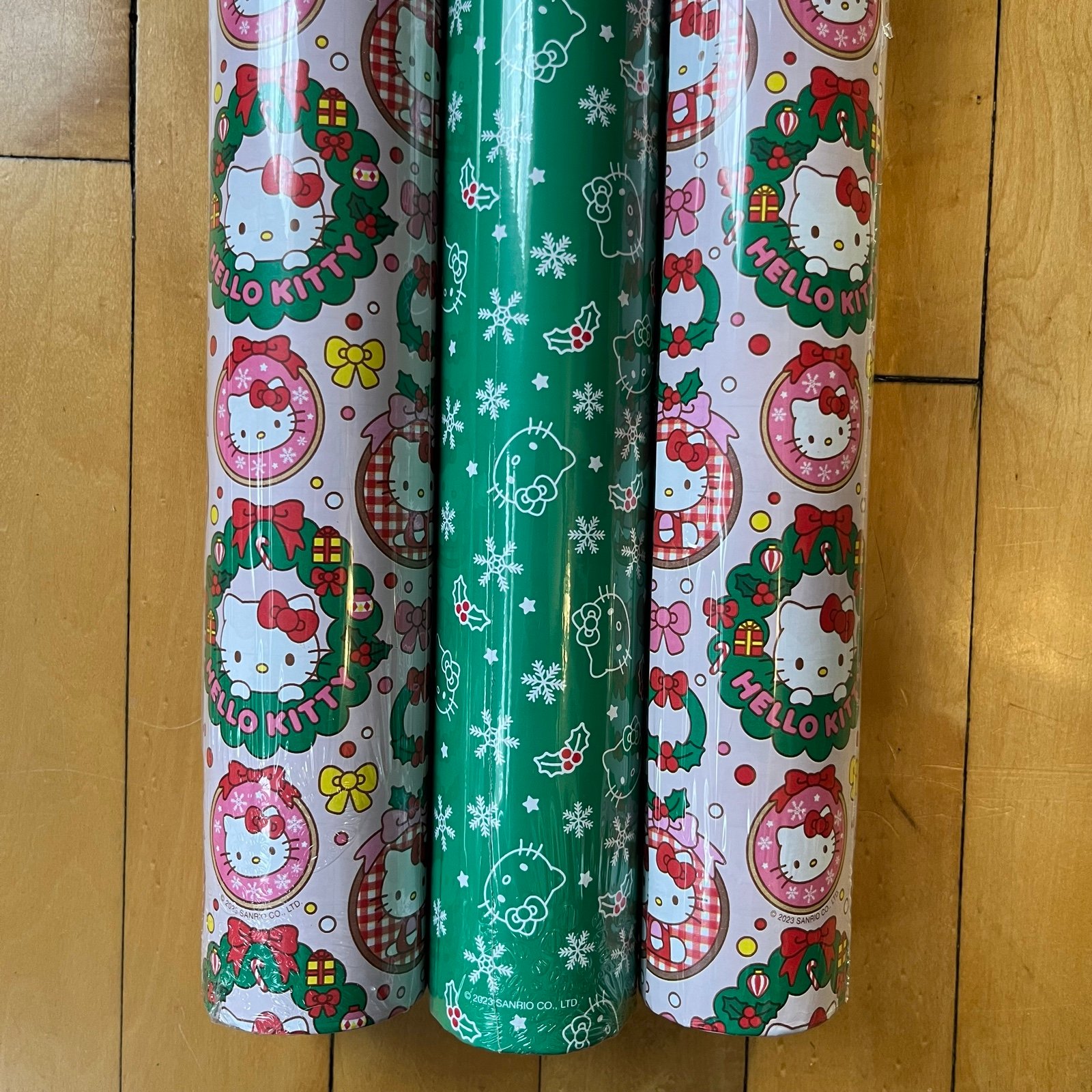Hello kitty wrapping paper deals