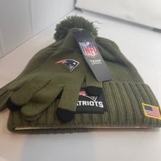 New England patriots beanie and gloves