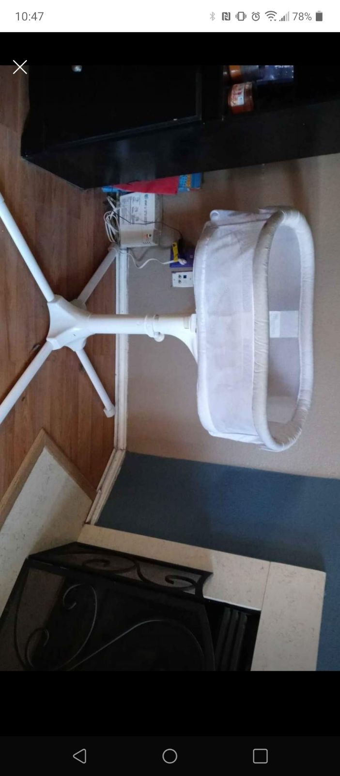 A White Bassinet that rotate 360°