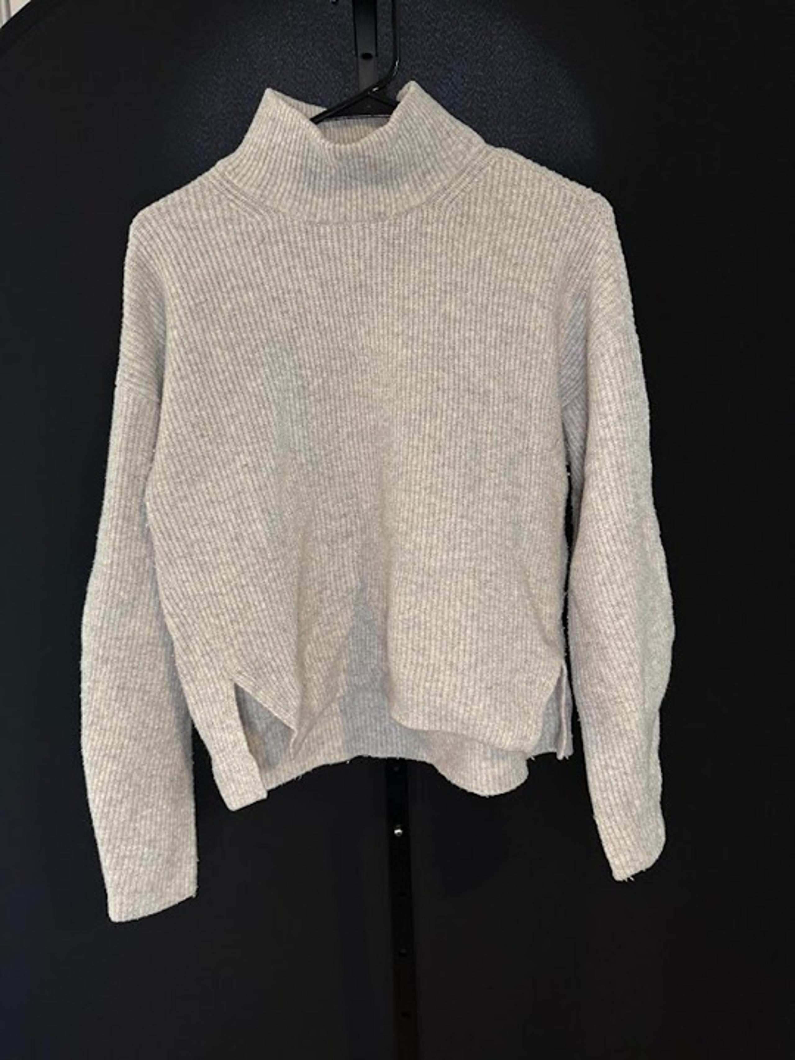 Abercrombie & Fitch Mock Neck Grey Wool Blend Sweater