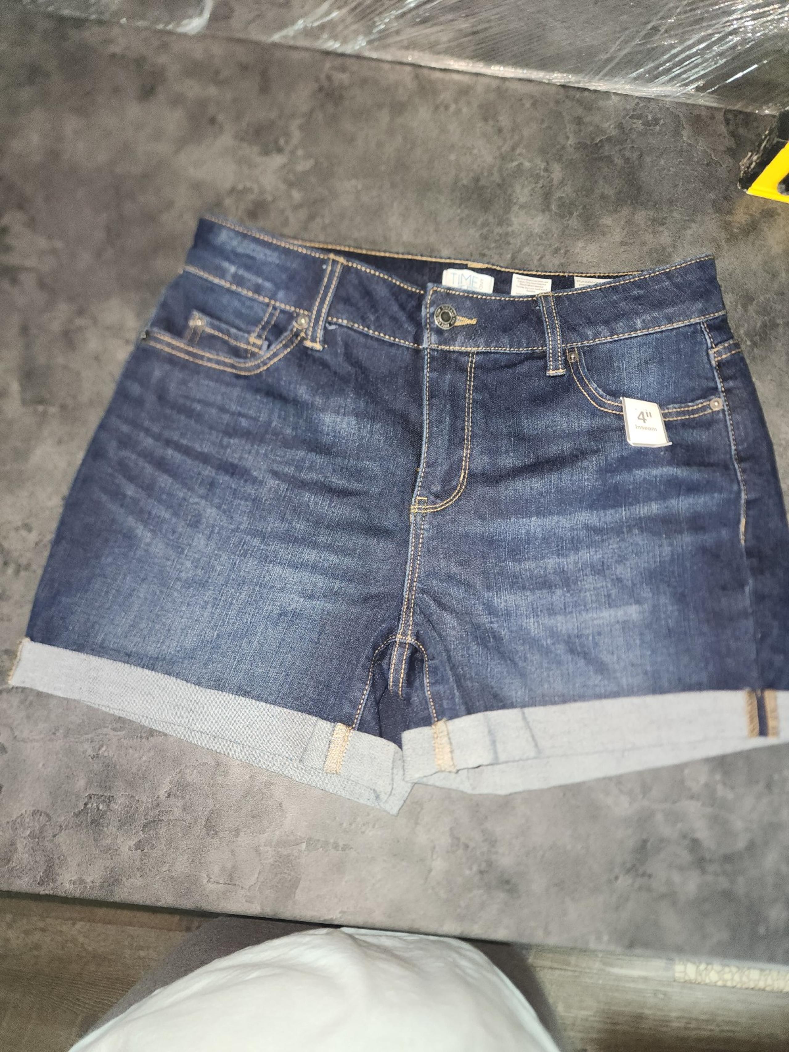 Time and Tru Jean Shorts Stretchy sz 6