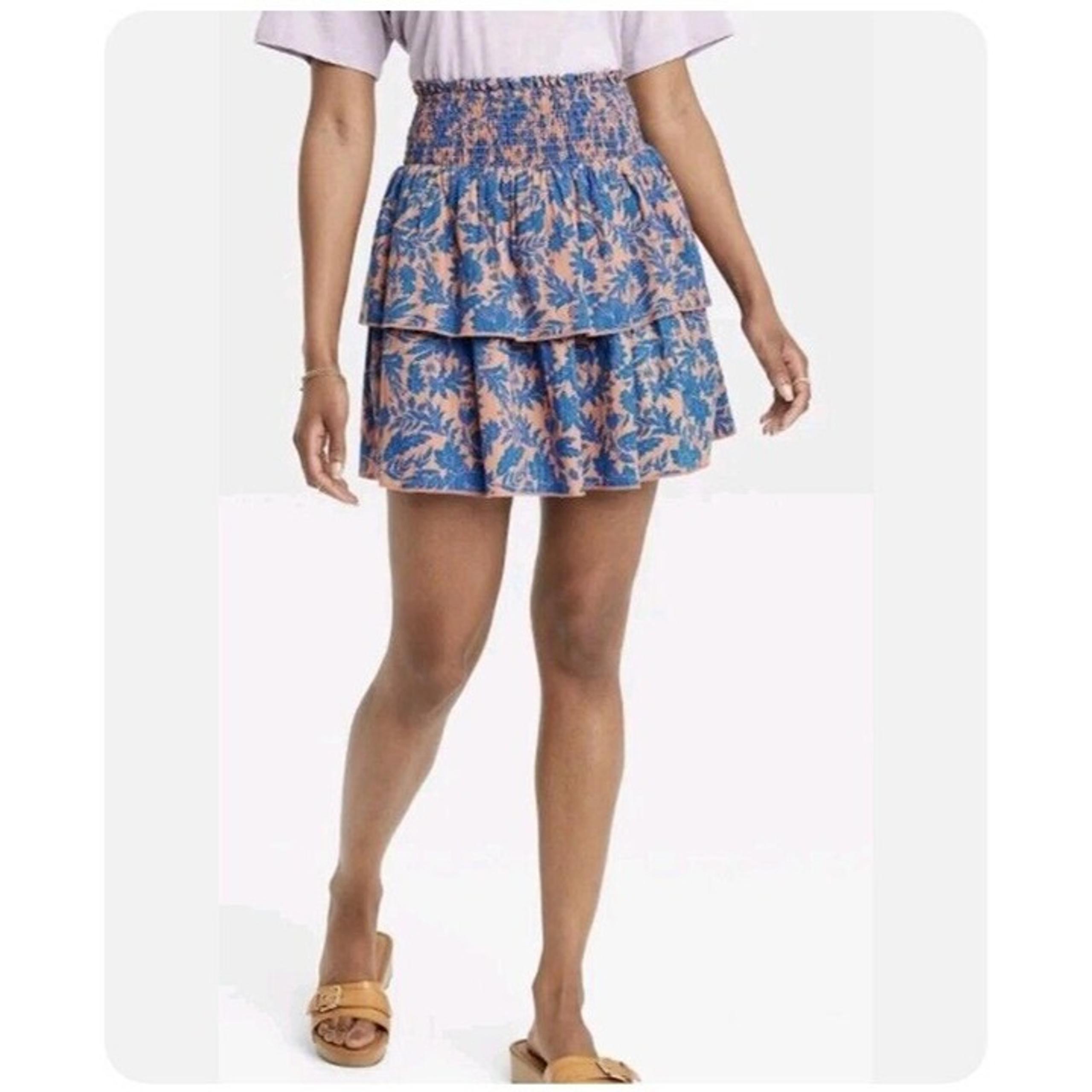 Universal Thread Skirt Women's Sz M Short Tiered Ruffle Mini Pink Blue Floral
