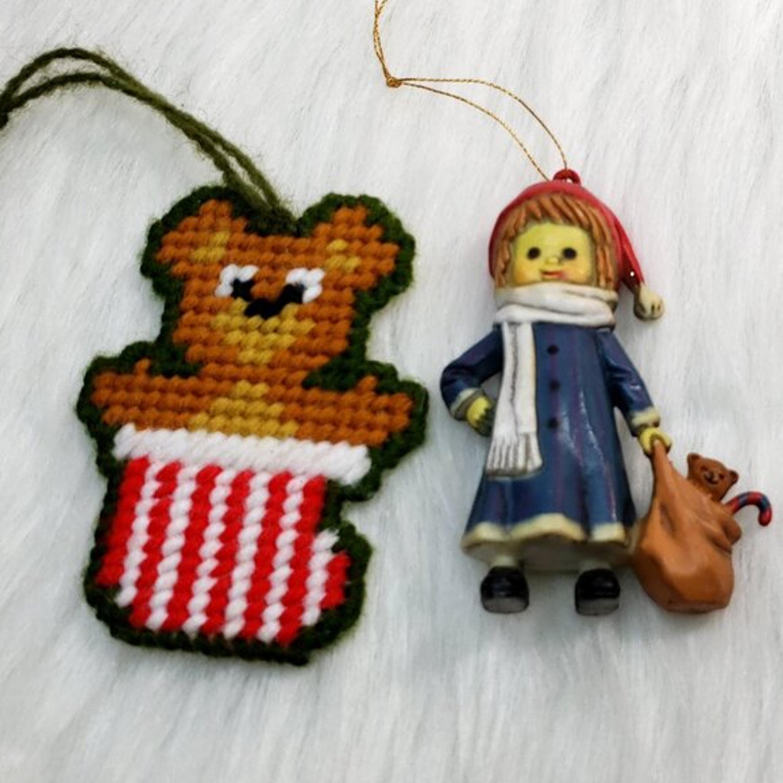 70s retro kitsch Retro Teddy Bear and little girl Christmas x-mas Ornaments - American Vintage