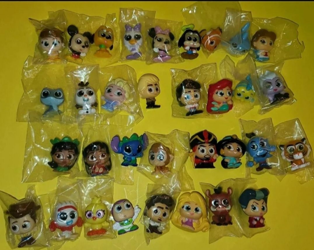 Series 4 Disney Doorables 33 pieces lot