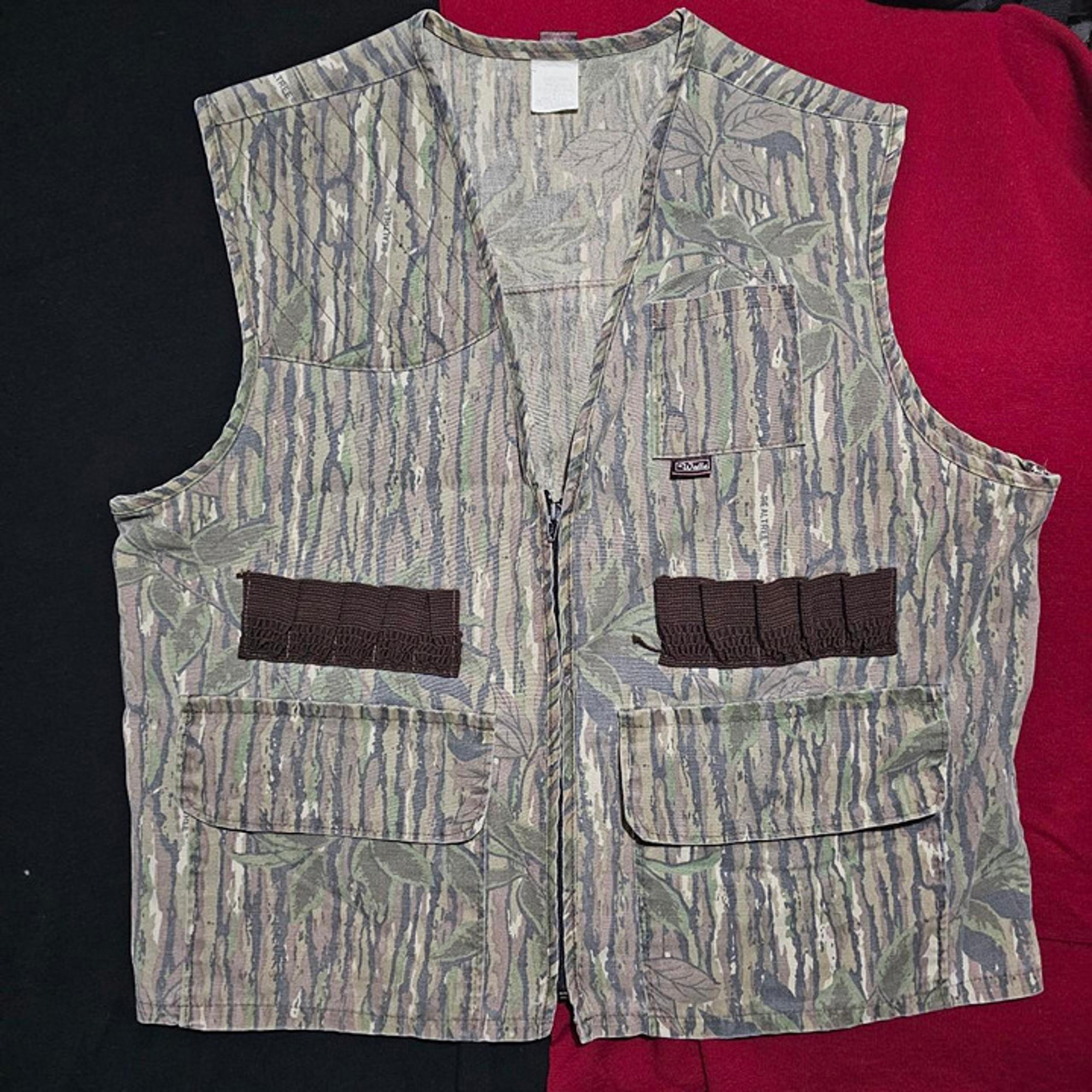 Vintage Walls Realtree Vest XL Camouflage Mens Full Zip Sleeveless Jacket