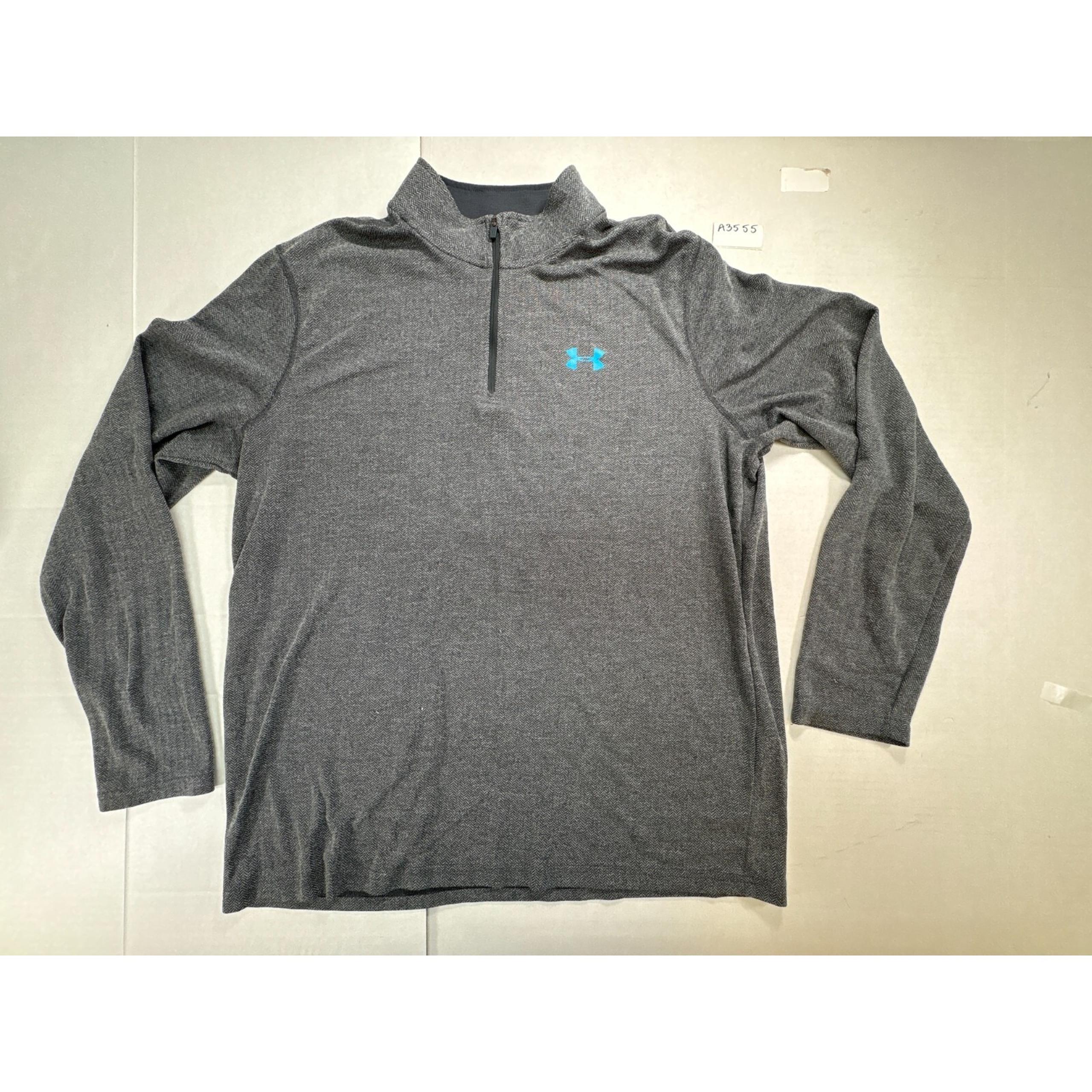 Under Armour sweater Men's size XL gray pullover quarter-zip