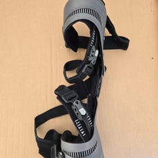 BREG Quantum OA  Knee Brace Right/ Small