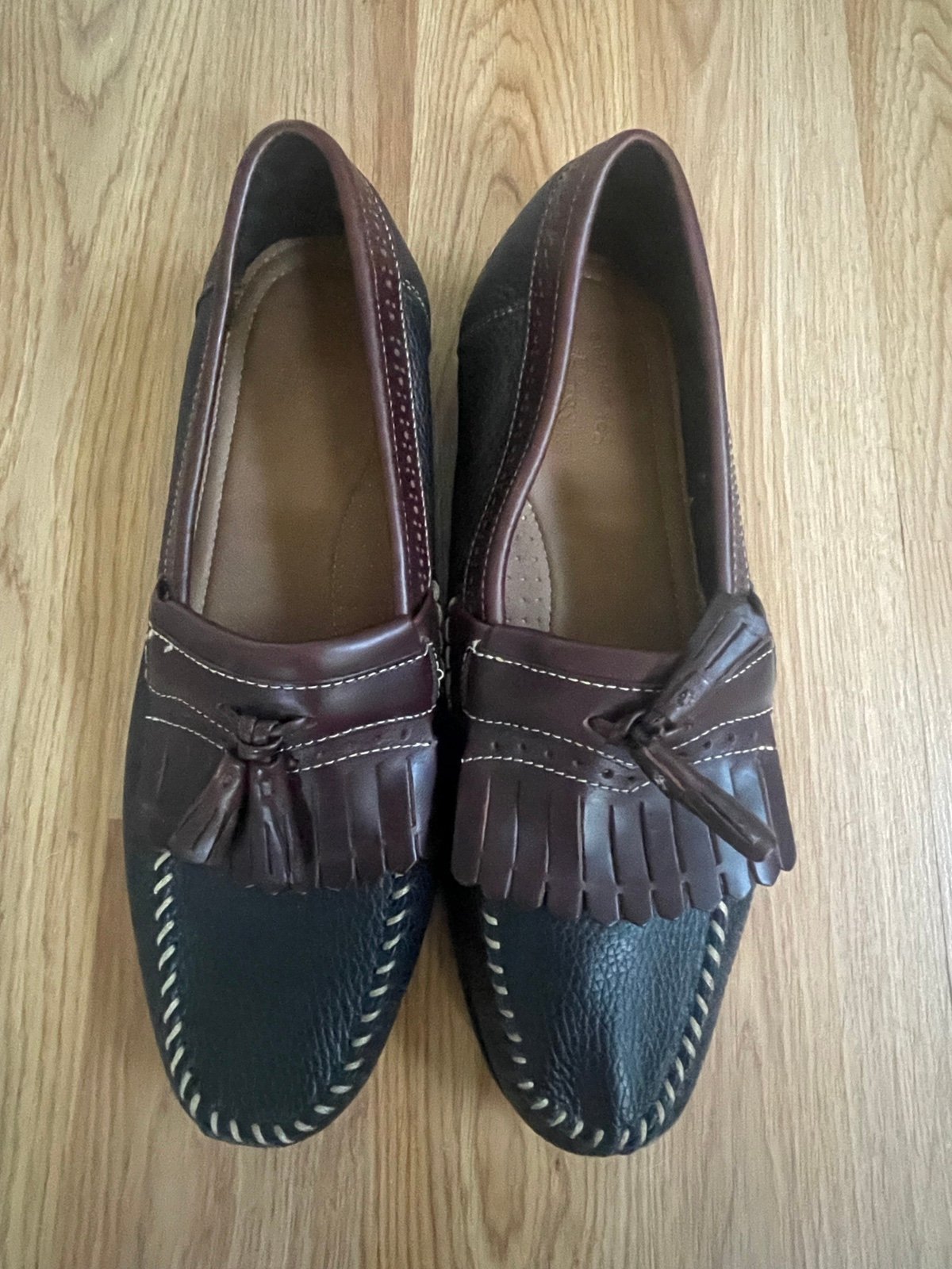 G. H. Bass & Co. Men’s leather loafers Size 11