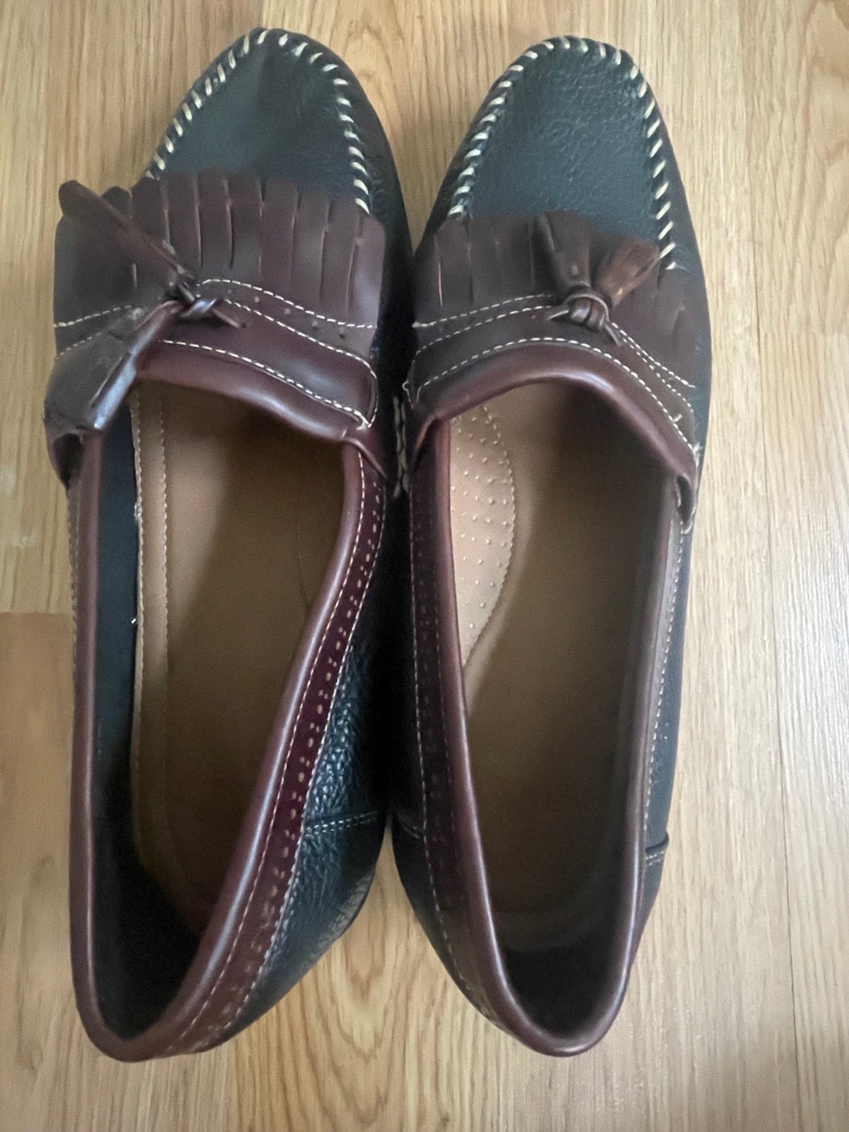 G. H. Bass & Co. Men’s leather loafers Size 11