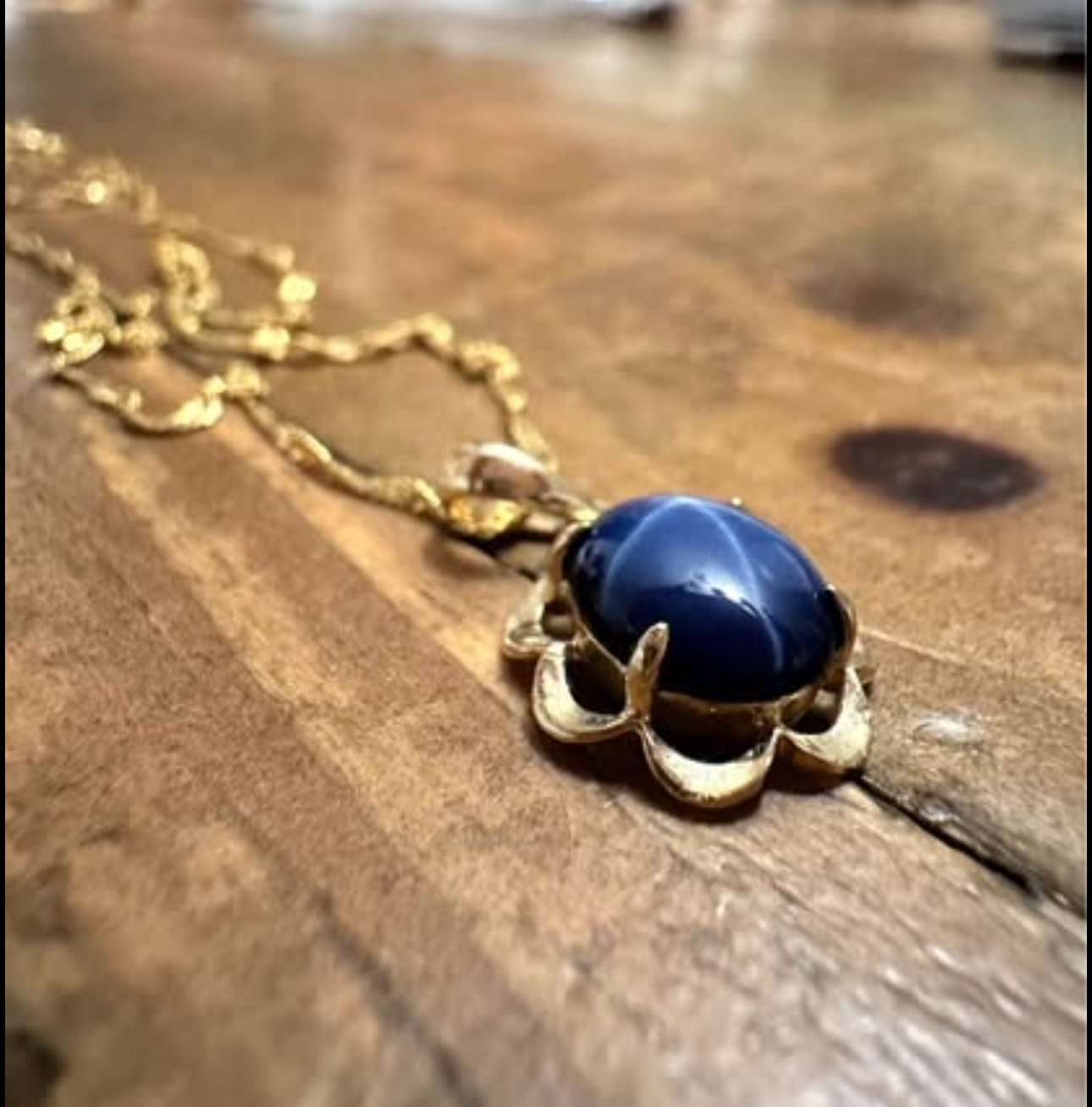18k gold Bold Oval Cut Blue Star Sapphire Stone necklace