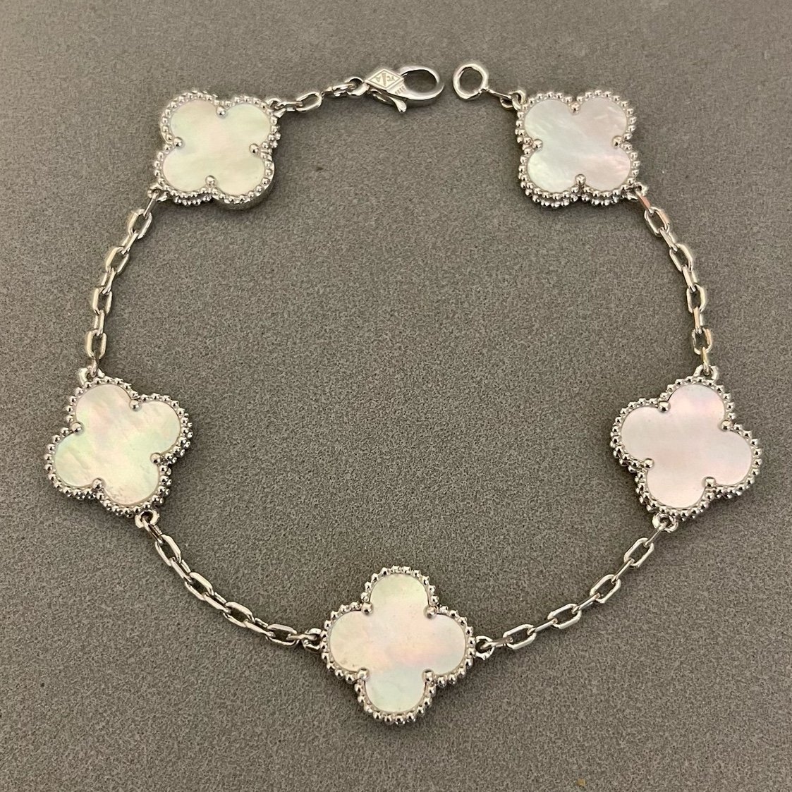 Clover Bracelet 18k gold plated mother of pearl