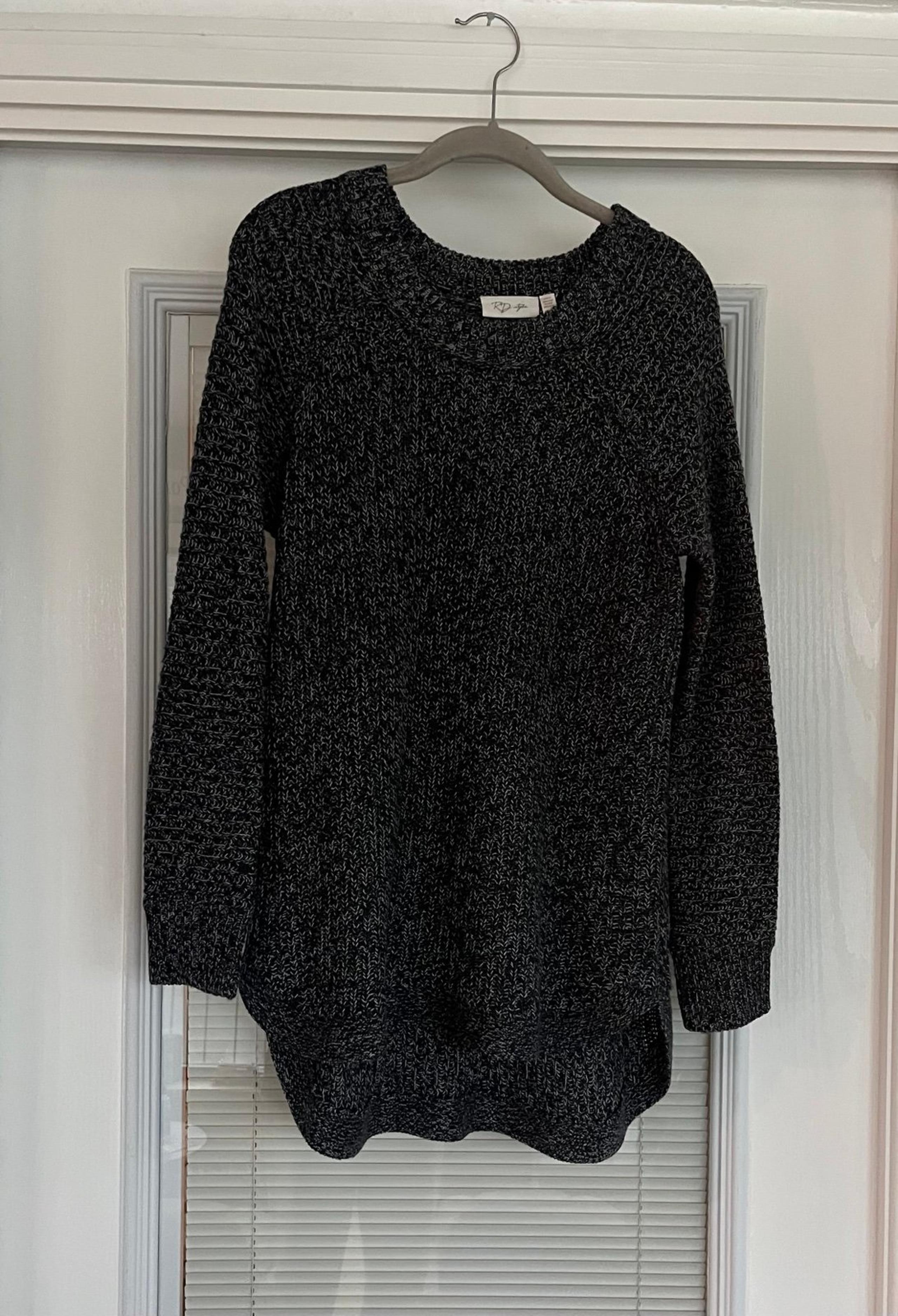 R D Style sweater in navy blue. Size XL
