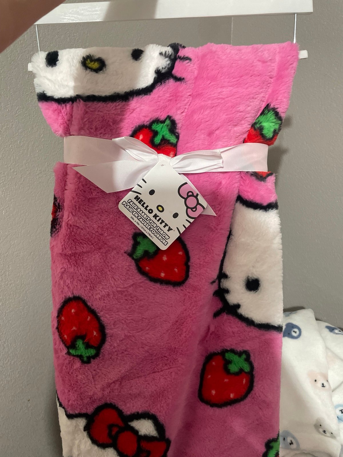 Hello Kitty faux fur strawberry blanket