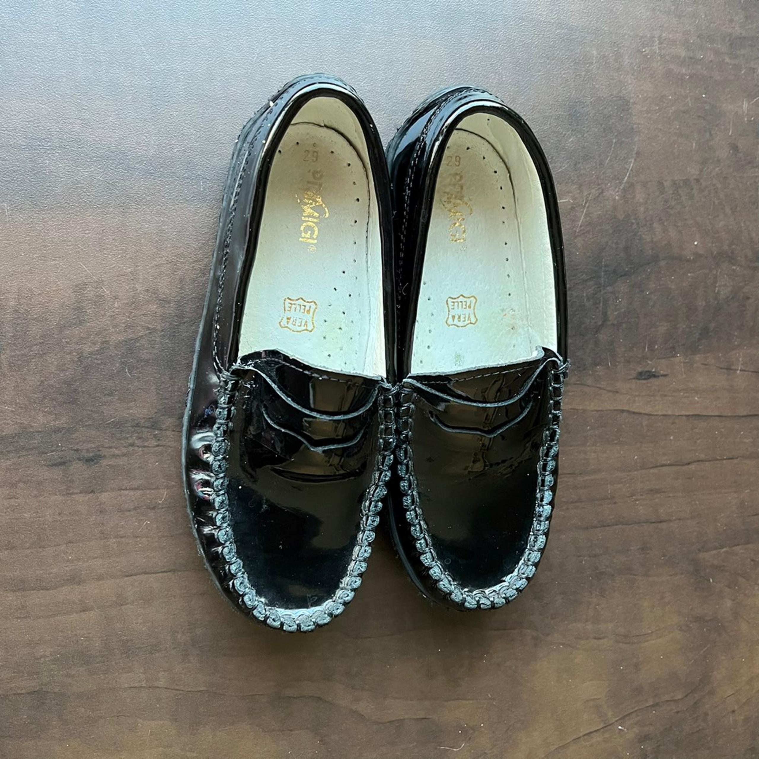Primigi Girls black Loafers Patent Leather size 29EU 11.5US