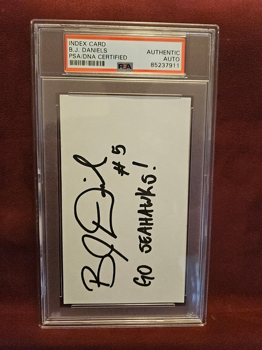 BJ DANIELS USF SEAHAWKS HAND SIGNED INDEX CARD CUT AUTO PSA DNA