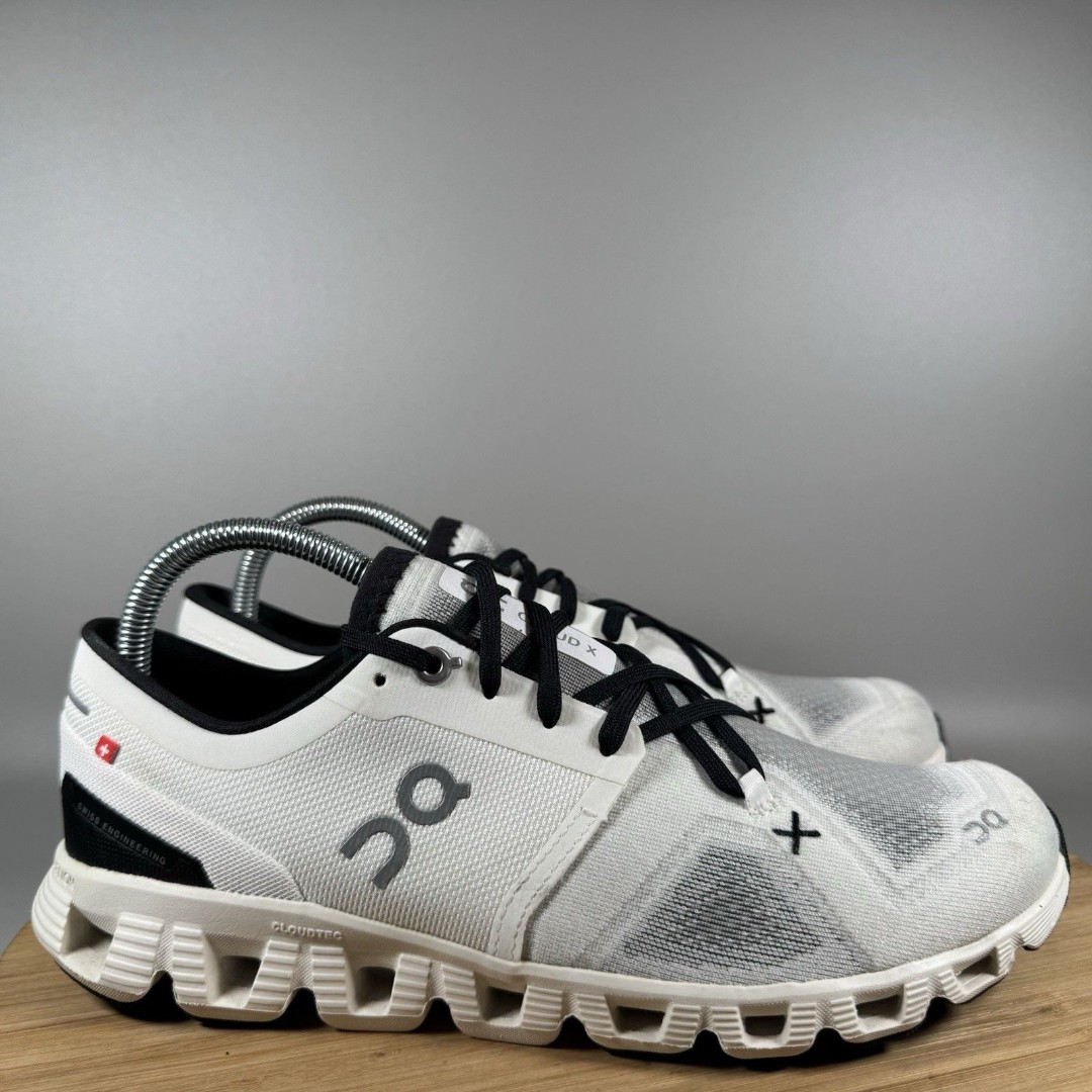 On Womens Cloud X White Running Shoes Sneakers Size 9.5