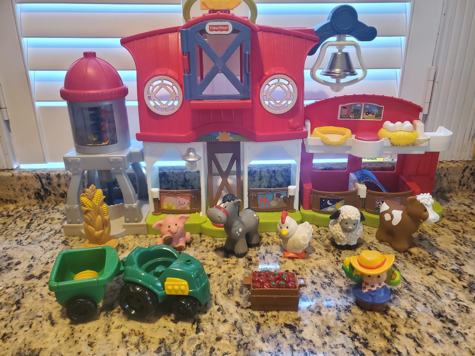 FISHER PRICE LITTLE PEOPLE FARM BARN TRACTOR LOT