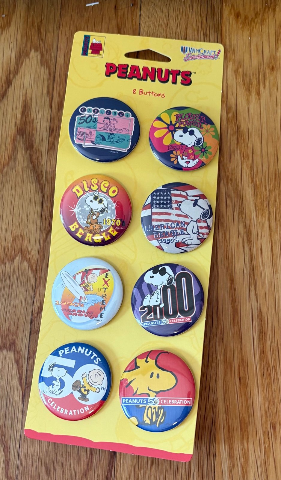 Vintage NOS Peanuts Gang Buttons On Card 8 Charlie Snoopy Lucy Woodstock