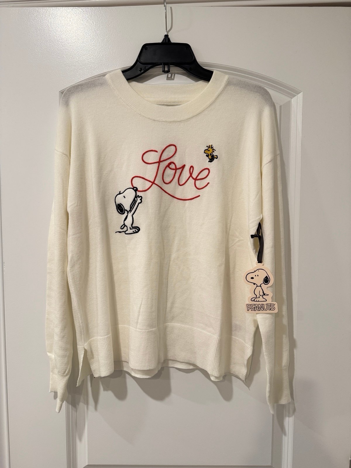 New Peanuts Snoopy LOVE With Woodstock Super Cute Sweater Size Medium