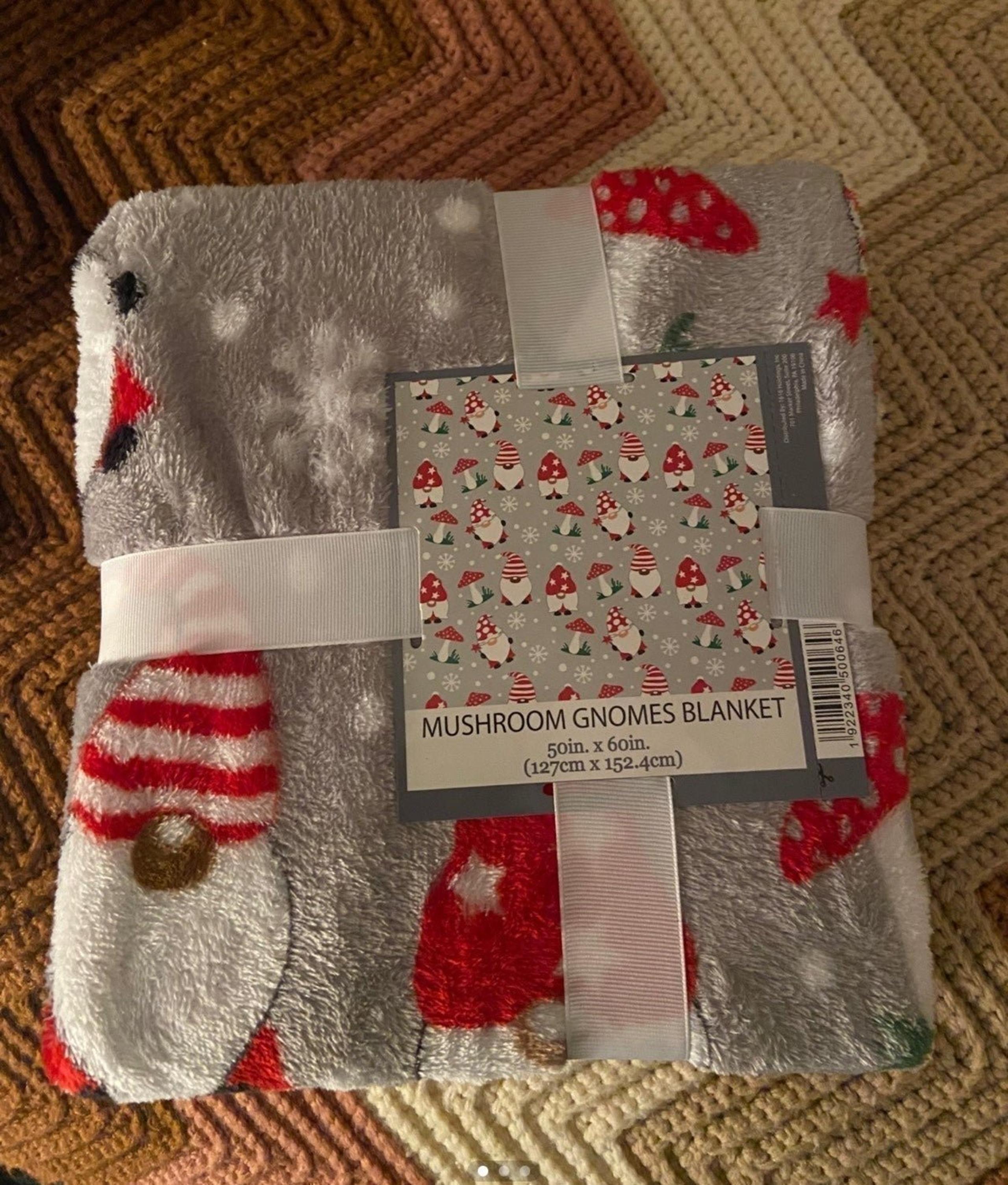 Plush Holiday Throw Christmas Blanket 50in x 60in - Mushroom & Gnomes/NEW