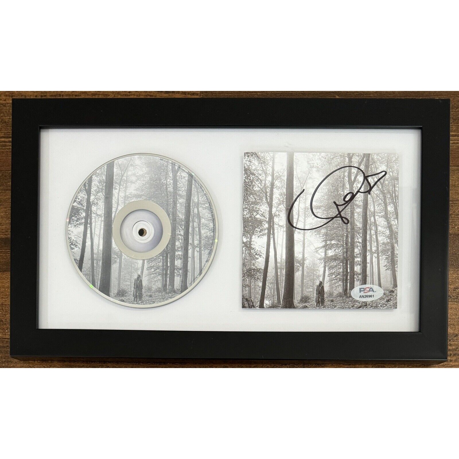 TAYLOR SWIFT Folklore CD & Signed HEART Autographed Cover