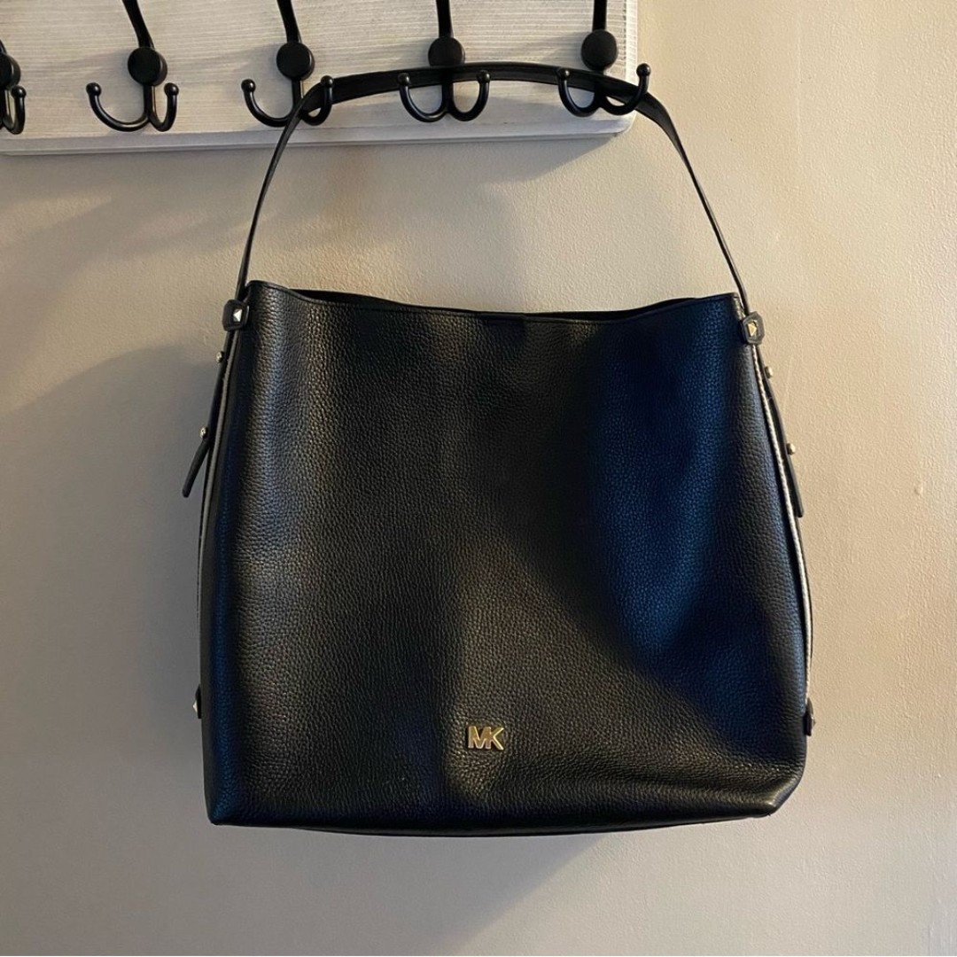 michael michael kors griffin large leather shoulder bag