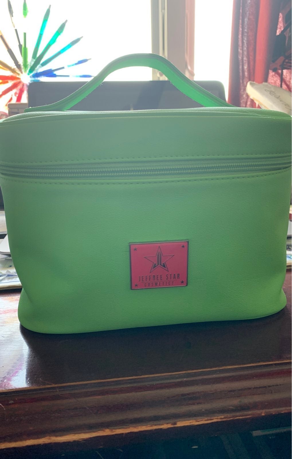 Jeffree Star Alien green traincase