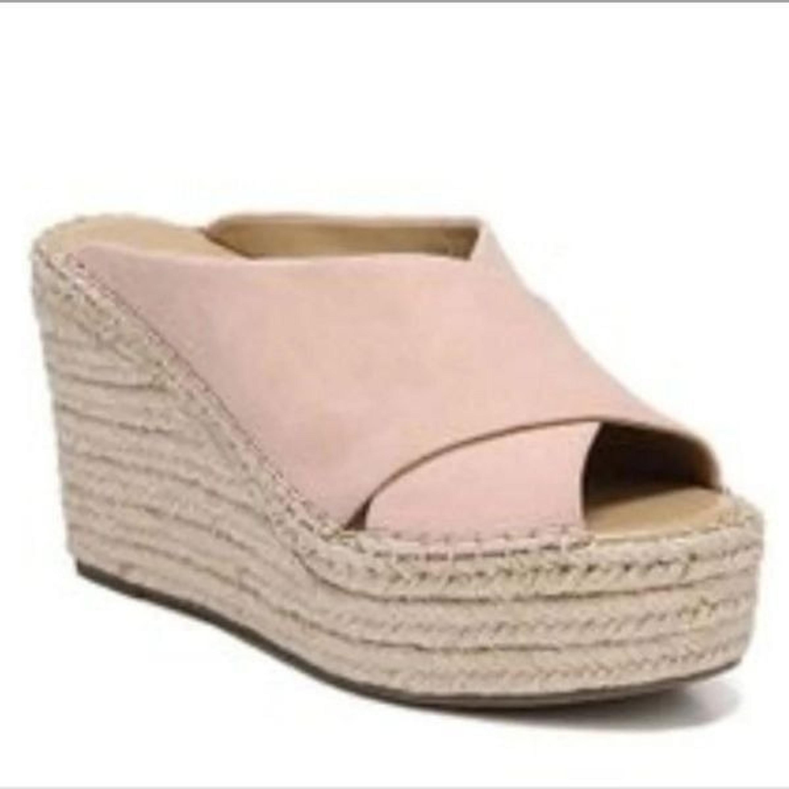 Franco Sarto Tiffany Crisscross Wedges in Blush Pink Size 9